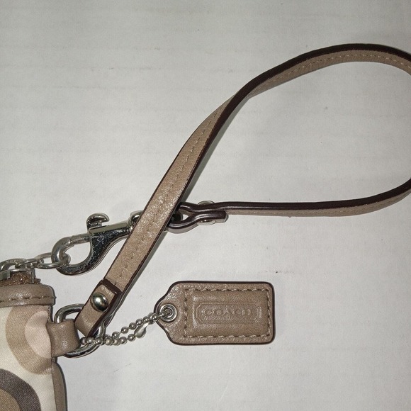 Coach Wristlet Clover Print - Picture 11 of 16